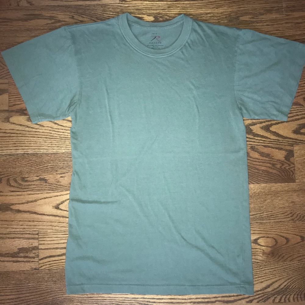 Like NEW! Olive Military Green plain T-shirt